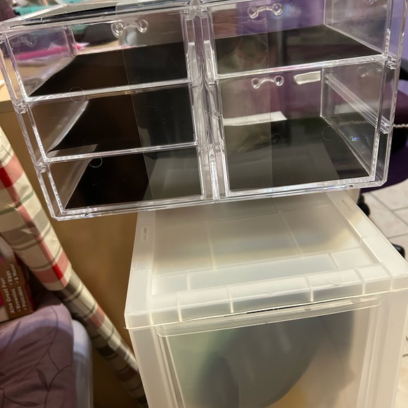 Clear Acrylic Drawer Organizer - Picture 3 of 3